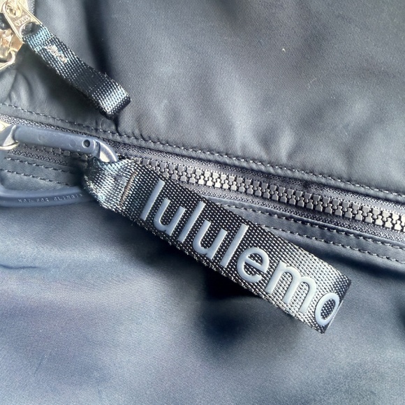 Lululemon Crew Backpack 22L - Picture 6 of 7